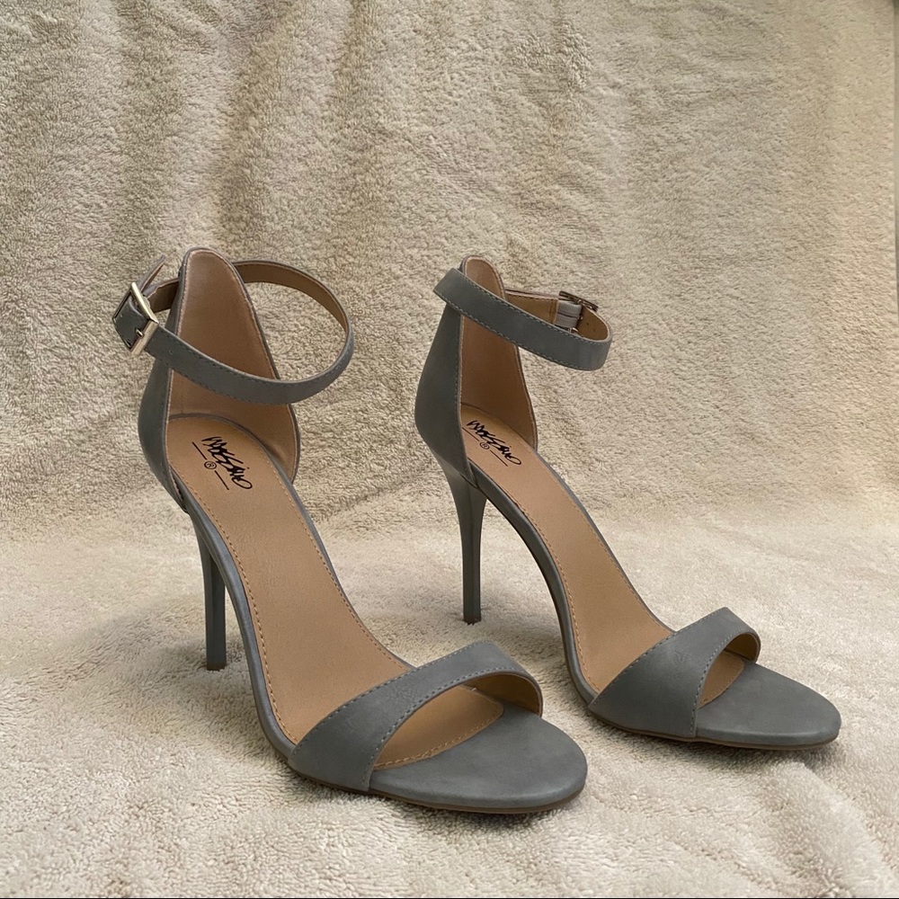 NEW Mossimo Pamela Gray Strappy Heels